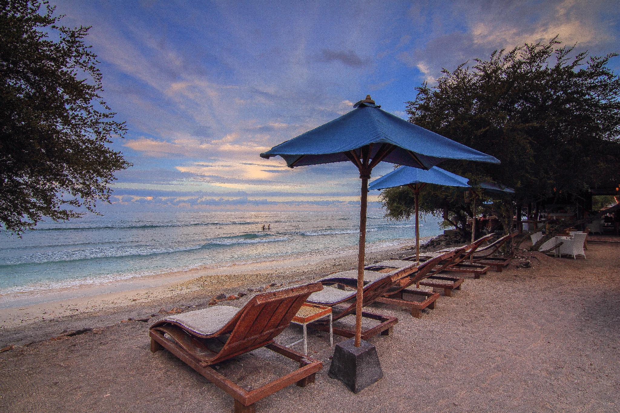 Jambuluwuk Oceano Gili Trawangan Hotell Eksteriør bilde Sunset at the beach